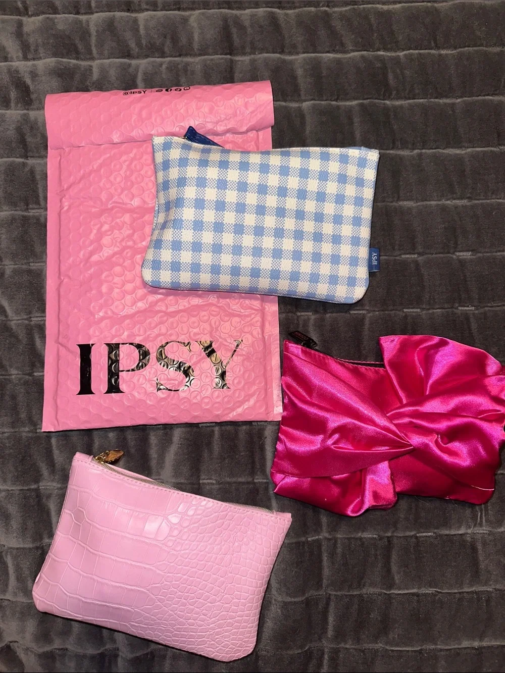 IPSY Pink Bubble Mailer + Cosmetic Bags Set